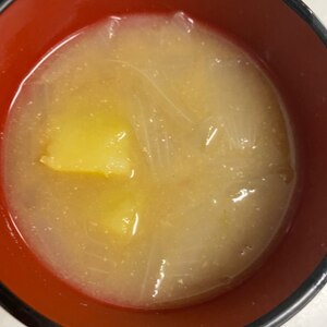 いもほりしたら(^^)豚肉とサツマイモの味噌汁♪